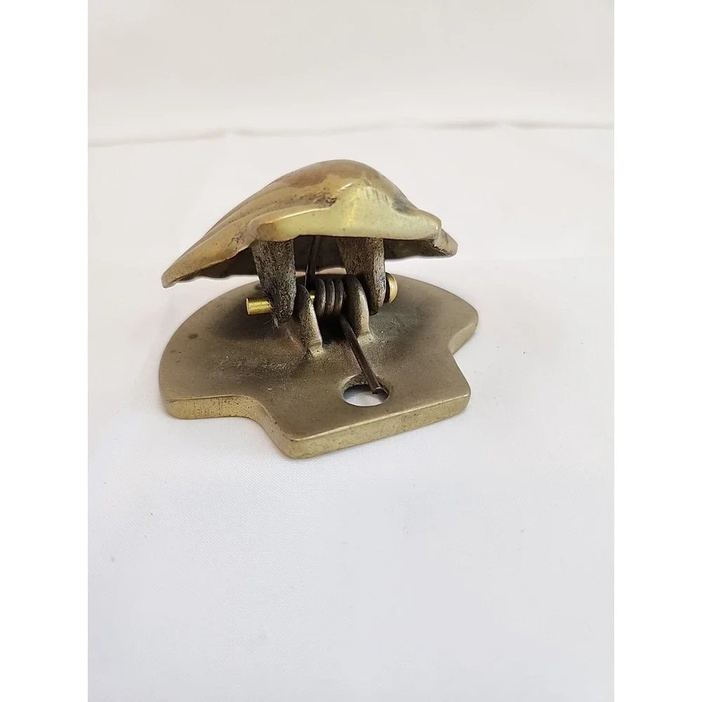 Vintage Solid Brass Metal Clamshell‎ Scallop Shell Letter Towel Holder Heavy